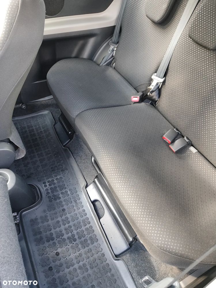 Toyota Yaris 1.33 Premium - 2