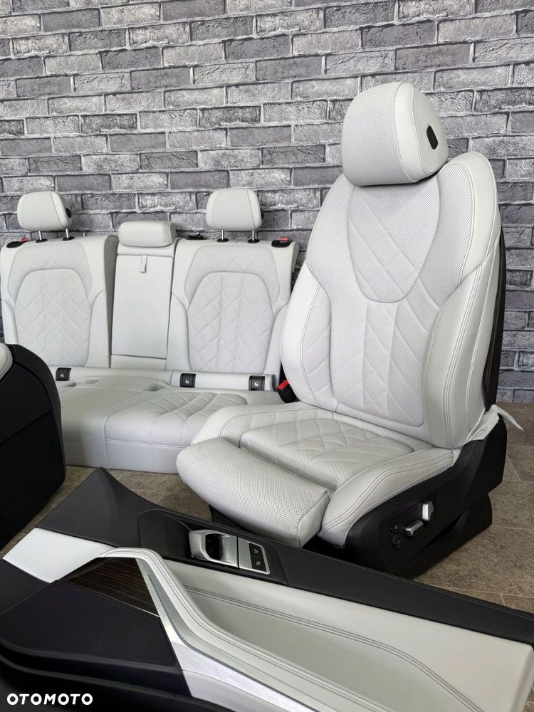 BMW X5 G05 WNĘTRZE FOTELE KANAPA BOCZKI M-PAKIET SKÓRA PODGRZEWANE SILVER - 7