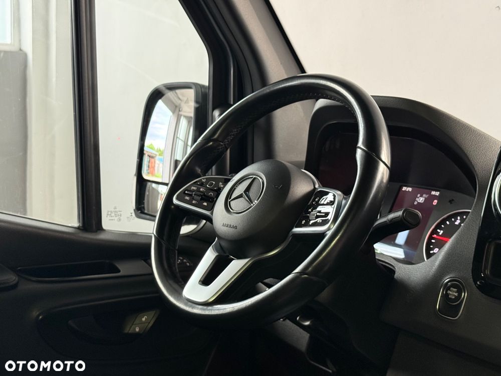 Mercedes-Benz Sprinter - 21