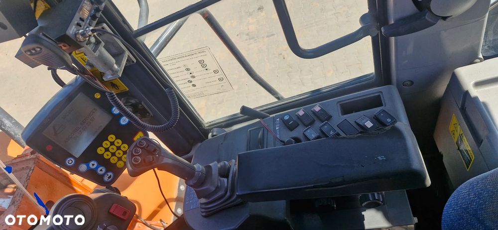 Hitachi Zw310 - 12