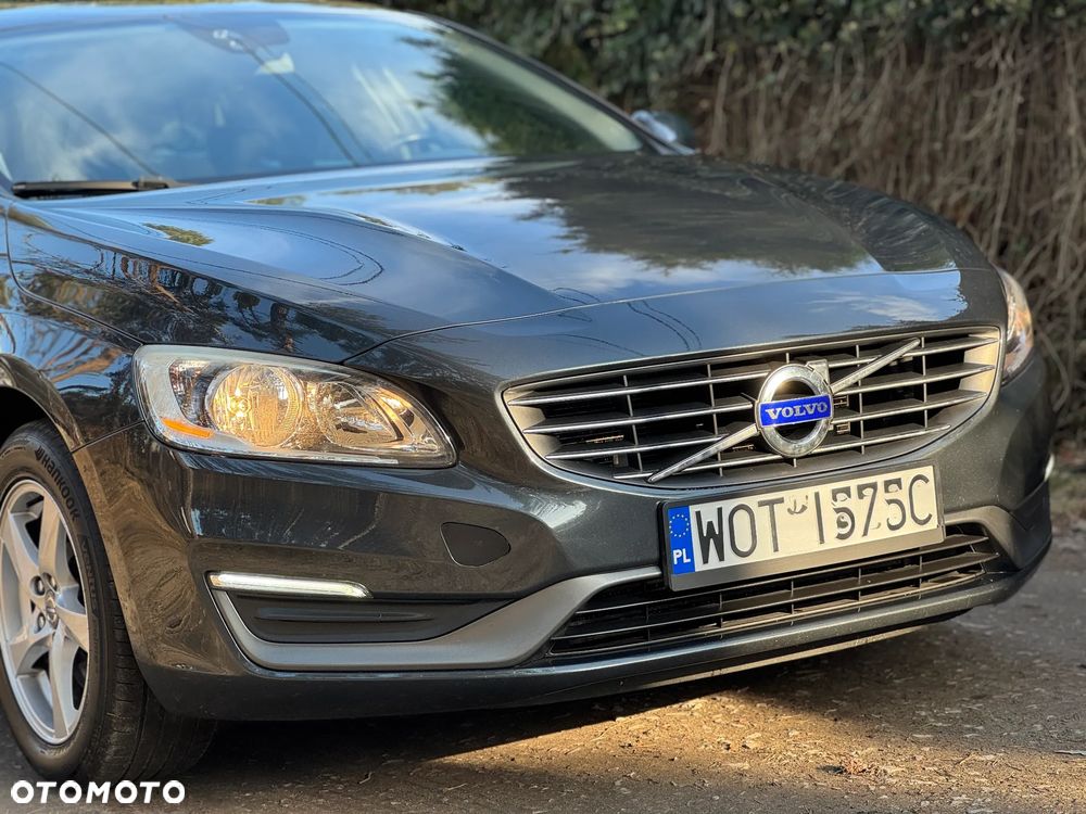 Volvo V60 D4 Momentum - 11
