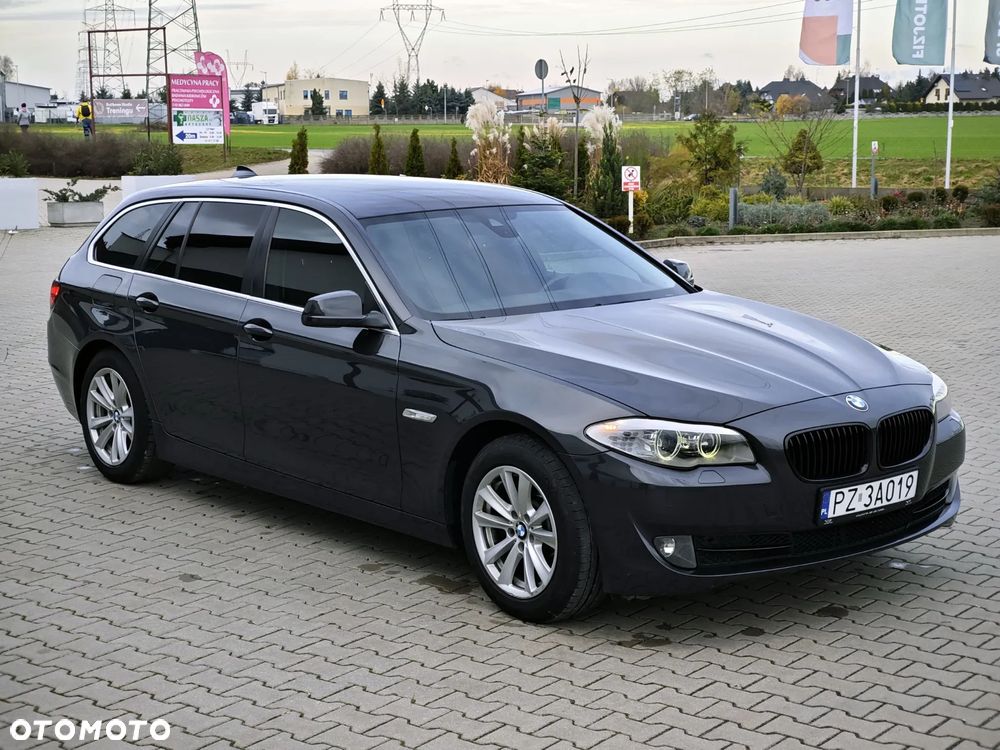 BMW Seria 5 525d xDrive - 2