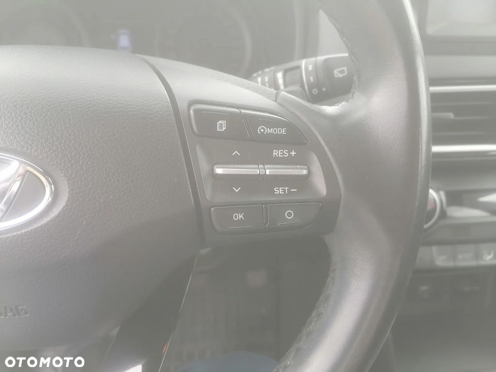 Hyundai Kona - 11