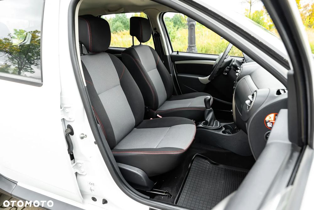 Dacia Duster 1.6 SL Aventure - 33