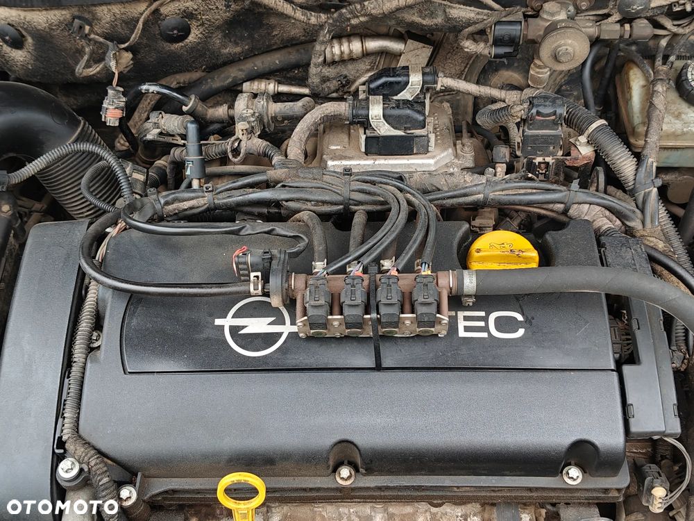 Opel Astra 1.8 Sport - 18
