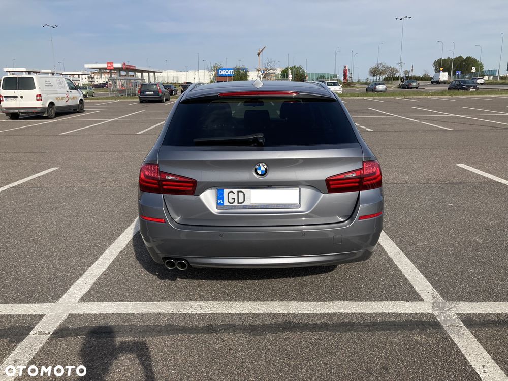 BMW Seria 5 520d Touring - 10
