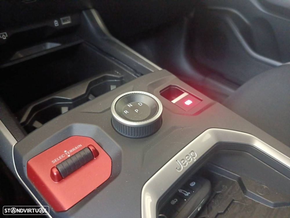 Jeep Compass 1.2 e-Hybrid Summit DCT6 - 18