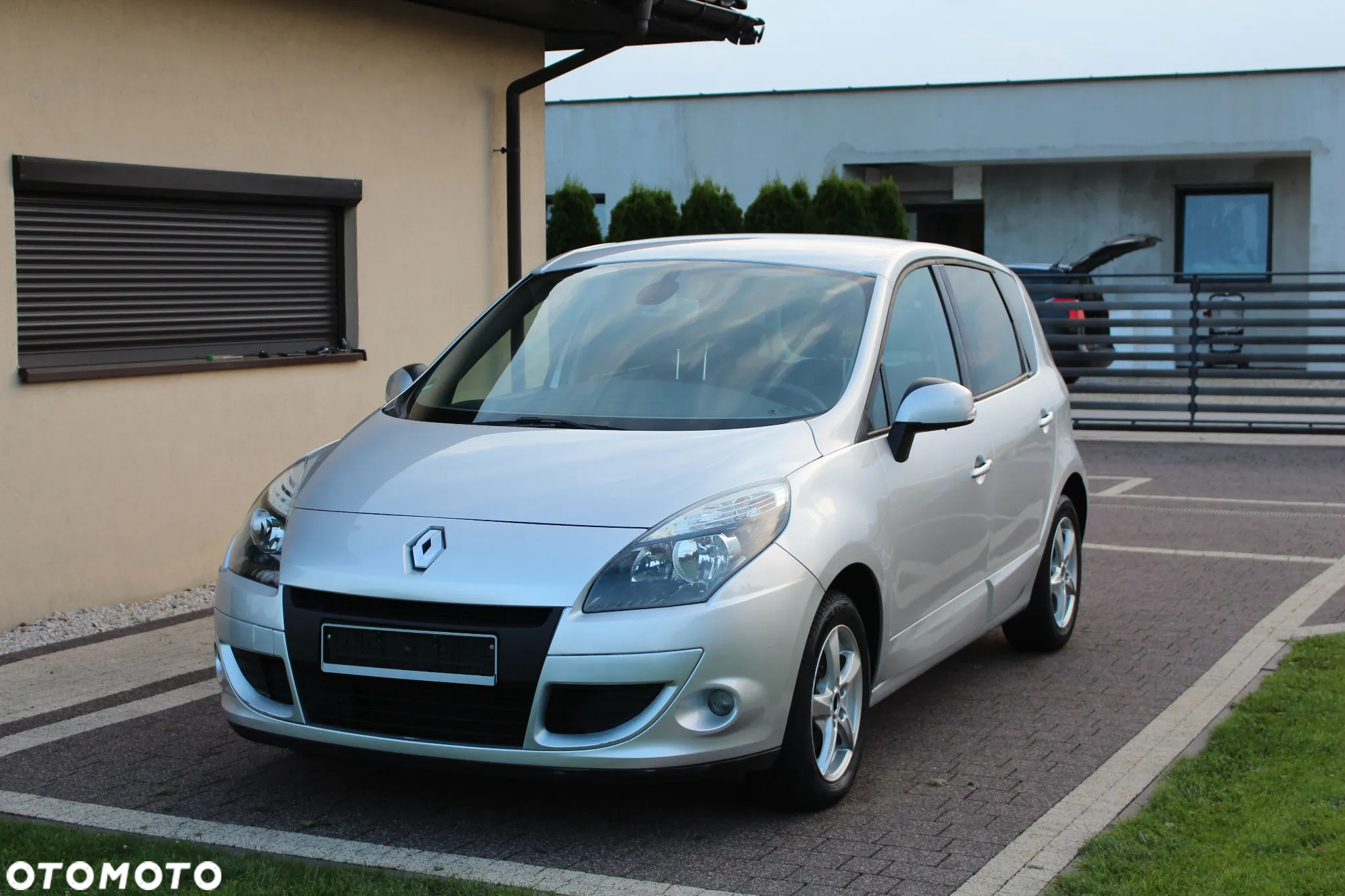 Renault Scenic 1.6 16V 110 Dynamique - 2