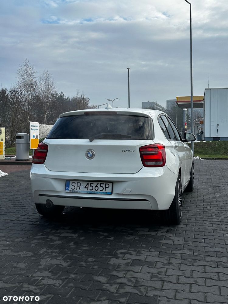 BMW Seria 1 118d Sport Line - 5