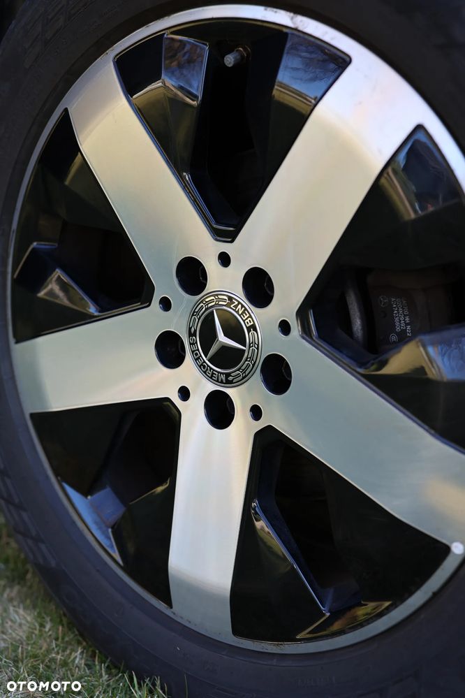 Mercedes-Benz GLB - 15