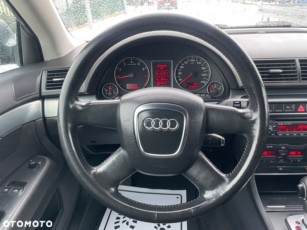 Audi A4 Limousine - 13