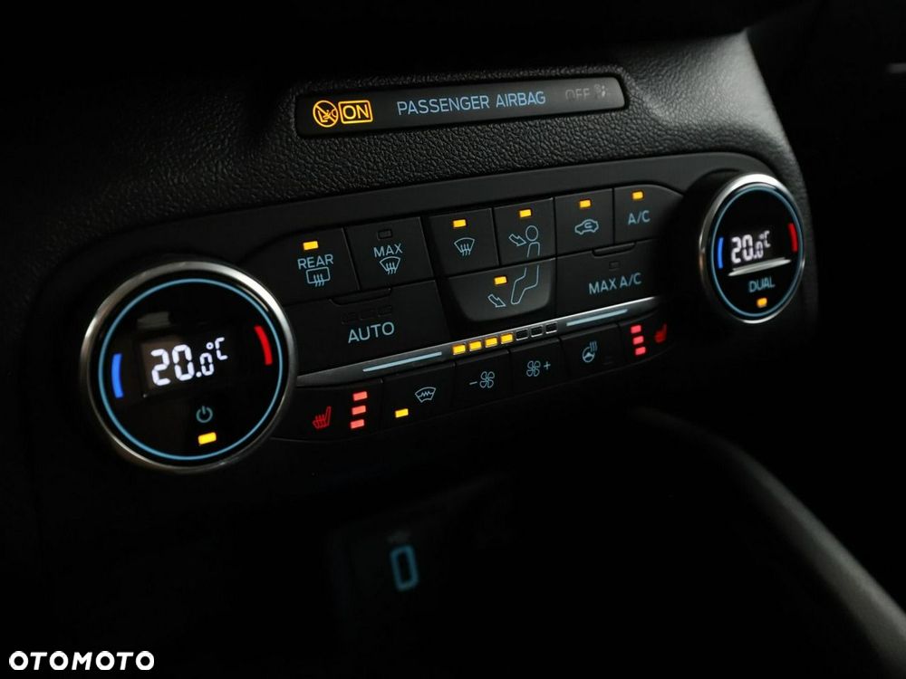 Ford Focus 2.0 EcoBlue Titanium - 26