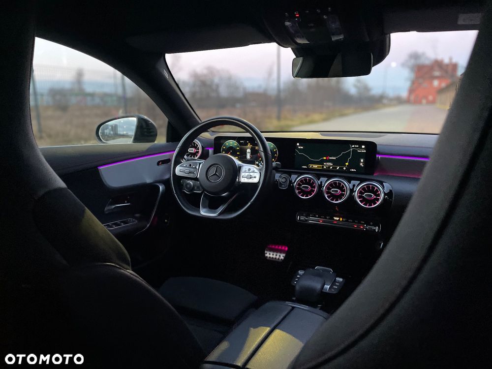 Mercedes-Benz CLA 200 7G-DCT AMG Line - 25