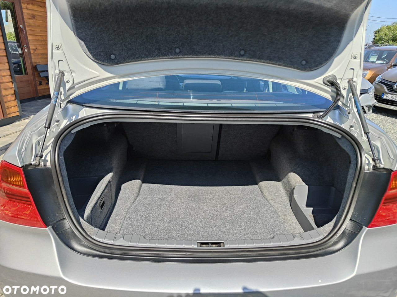 BMW Seria 3 318i - 26
