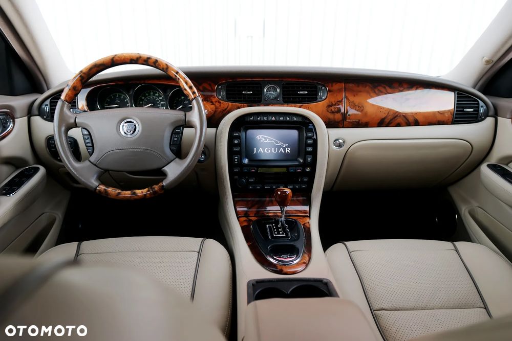 Jaguar XJ XJ8 4.2 LWB - 14