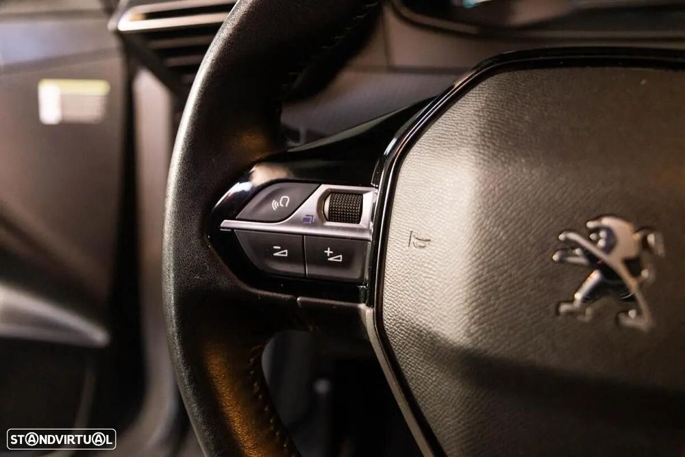 Peugeot e-208 - 23
