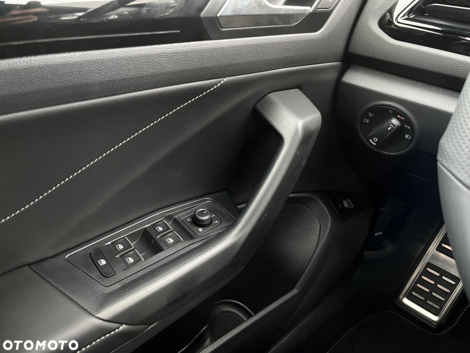Volkswagen T-Roc - 39