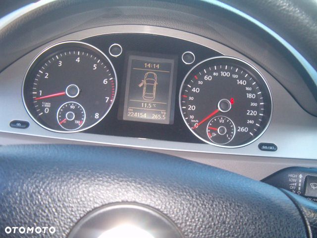 Volkswagen Passat - 24