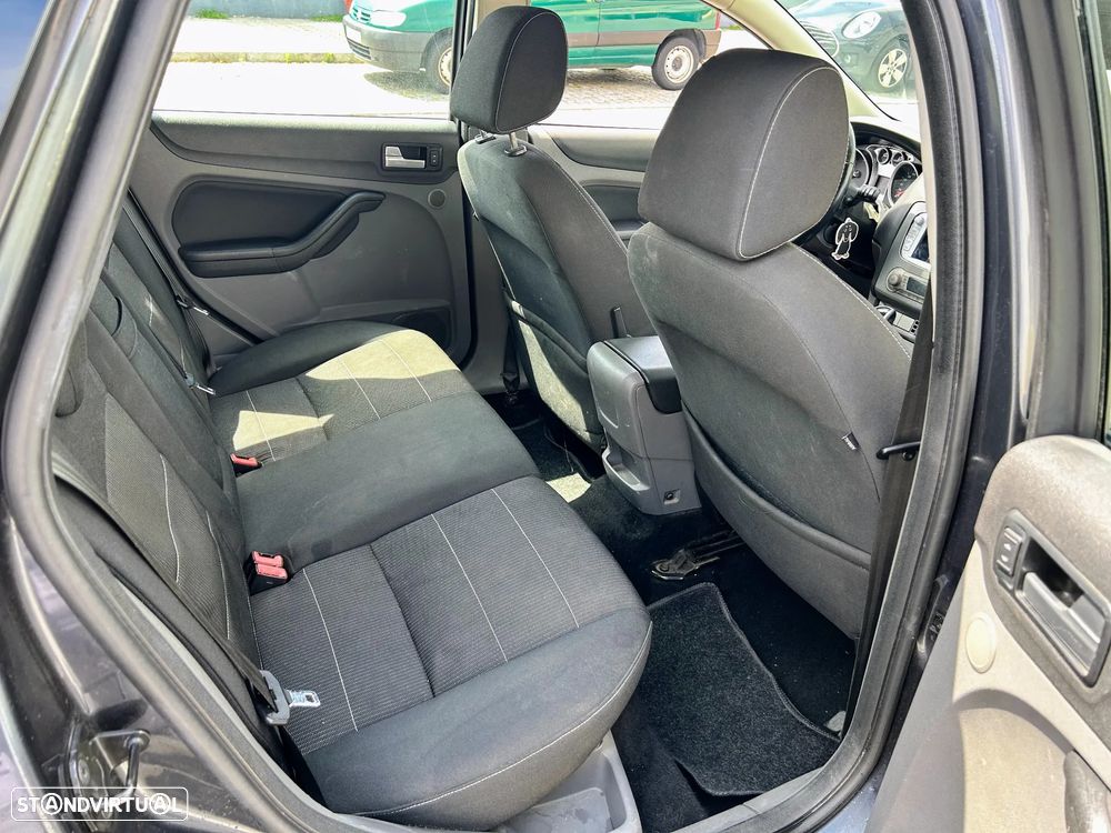 Ford Focus SW 2.0 TDCi Titanium PowerShift - 16
