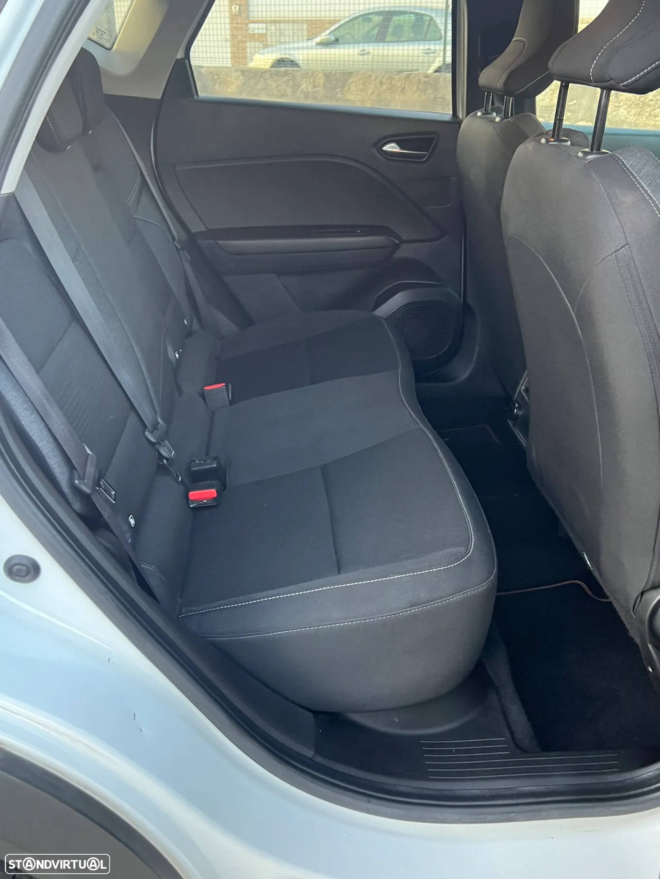Renault Captur TCe 100 EXPERIENCE - 13