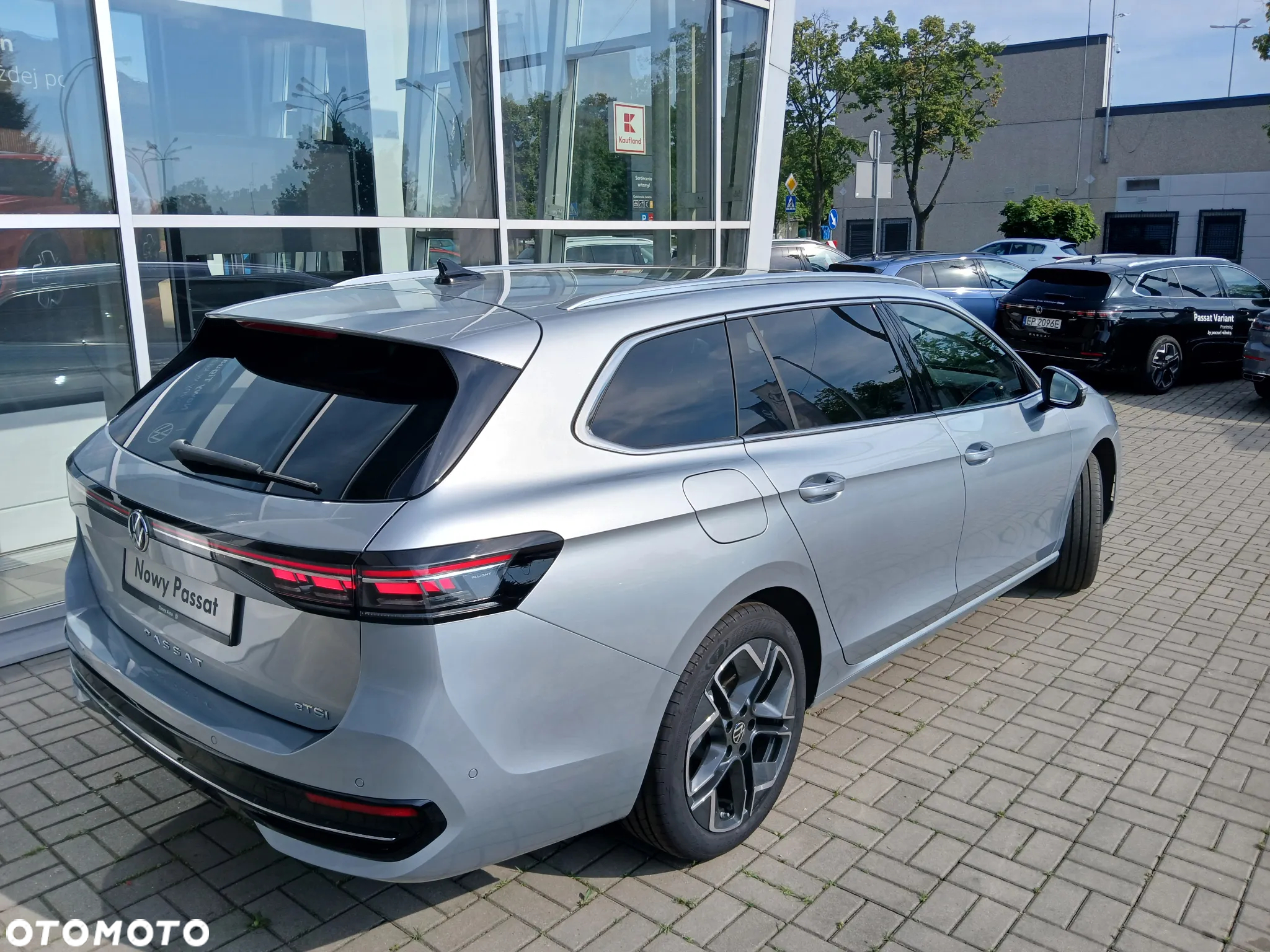 Volkswagen Passat 1.5 TSI ACT mHEV Elegance DSG - 3