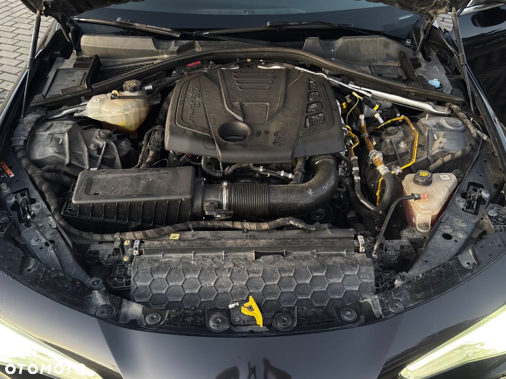 Alfa Romeo Giulia 2.0 Turbo 16V AT8-Q4 Ti - 21