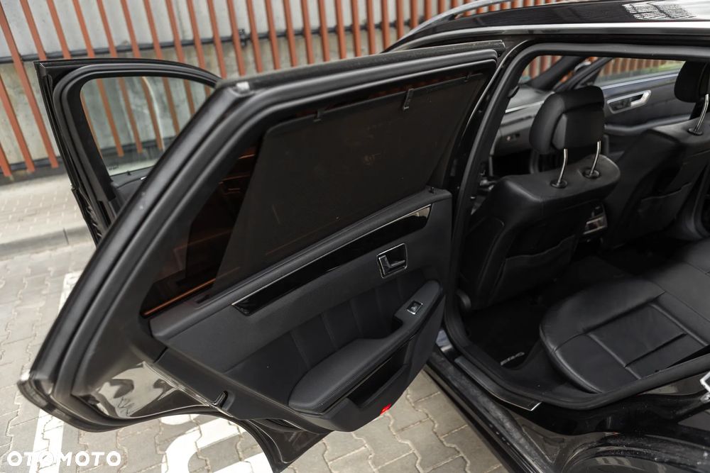 Mercedes-Benz Klasa E 350 CGI BlueEFFICIENCY 7G-TRONIC Avantgarde - 27