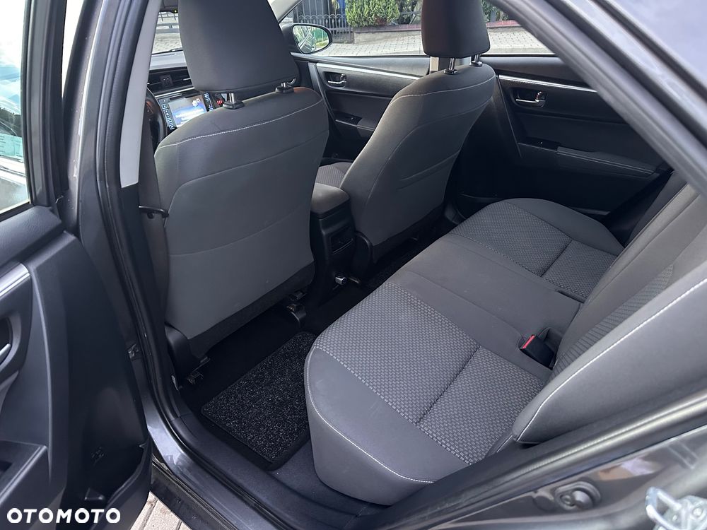 Toyota Corolla 1.6 Classic Plus - 14