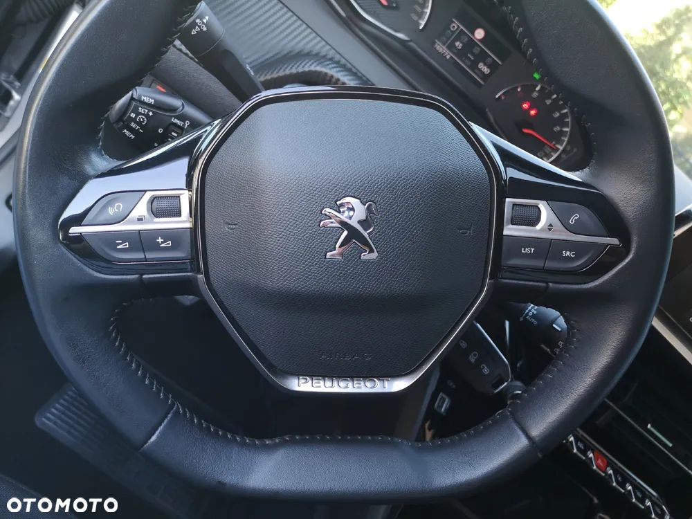 Peugeot 2008 BlueHDi 110 Allure - 11