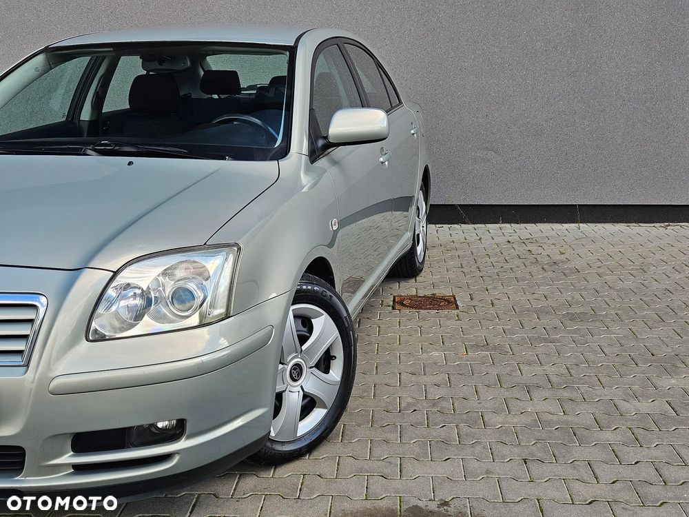 Toyota Avensis - 15
