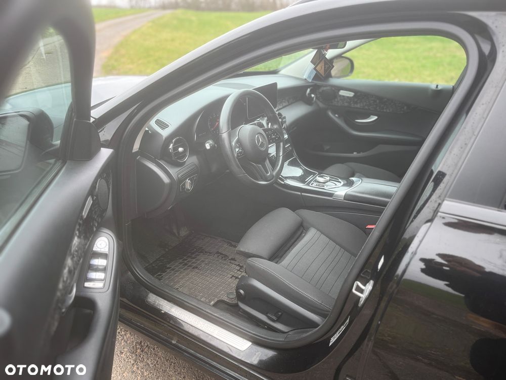 Mercedes-Benz Klasa C 220 d 9G-TRONIC - 13