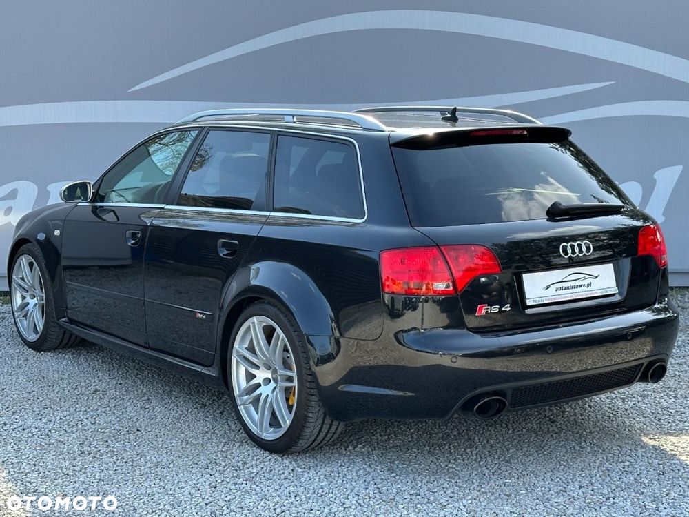 Audi RS4 Avant Avant - 24