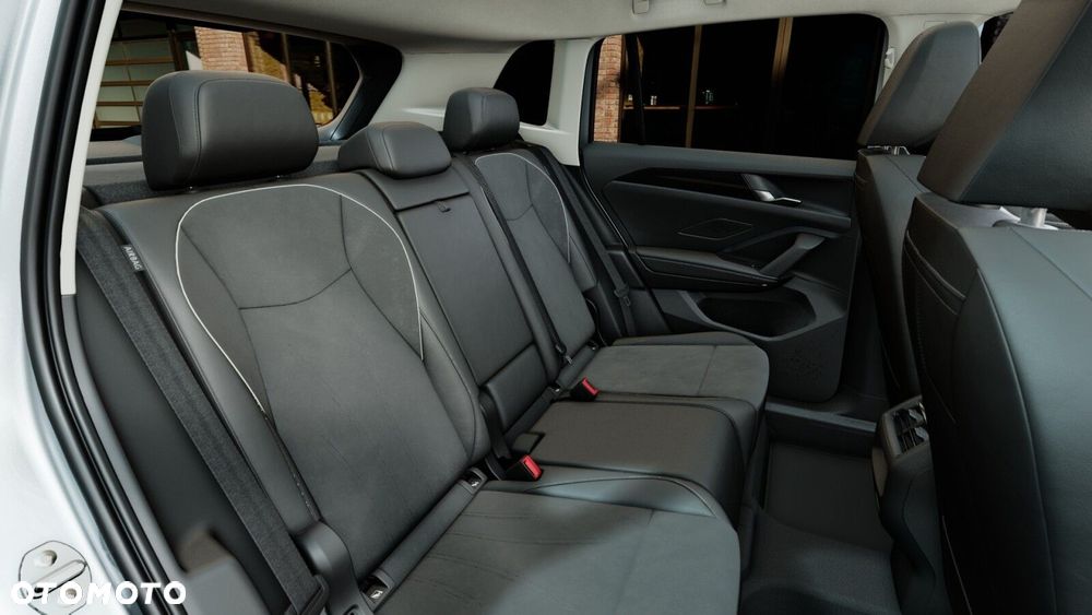 Volkswagen Tiguan - 12