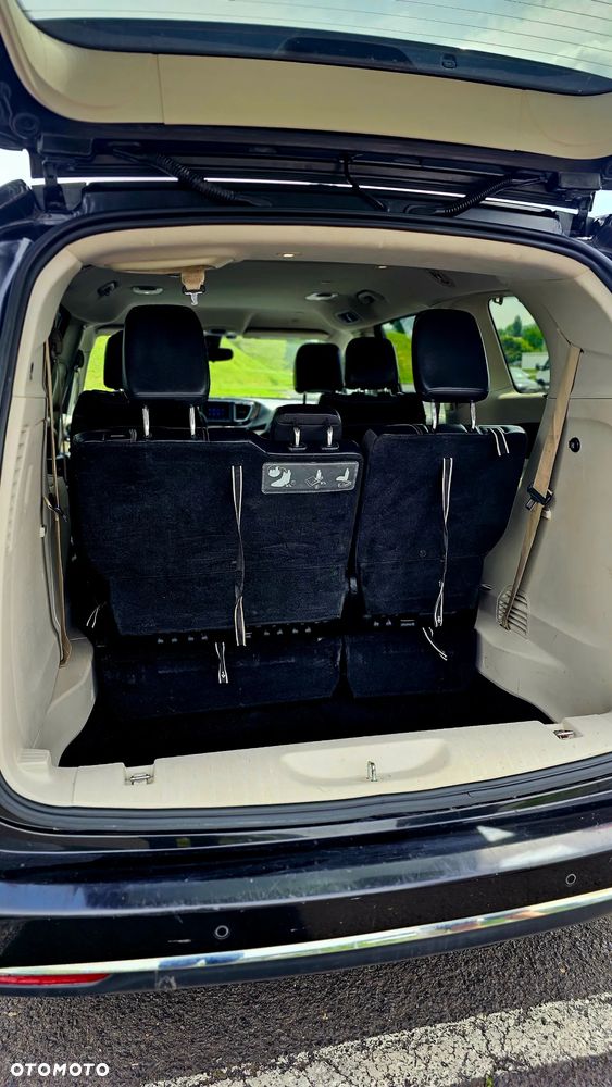 Chrysler Pacifica - 12