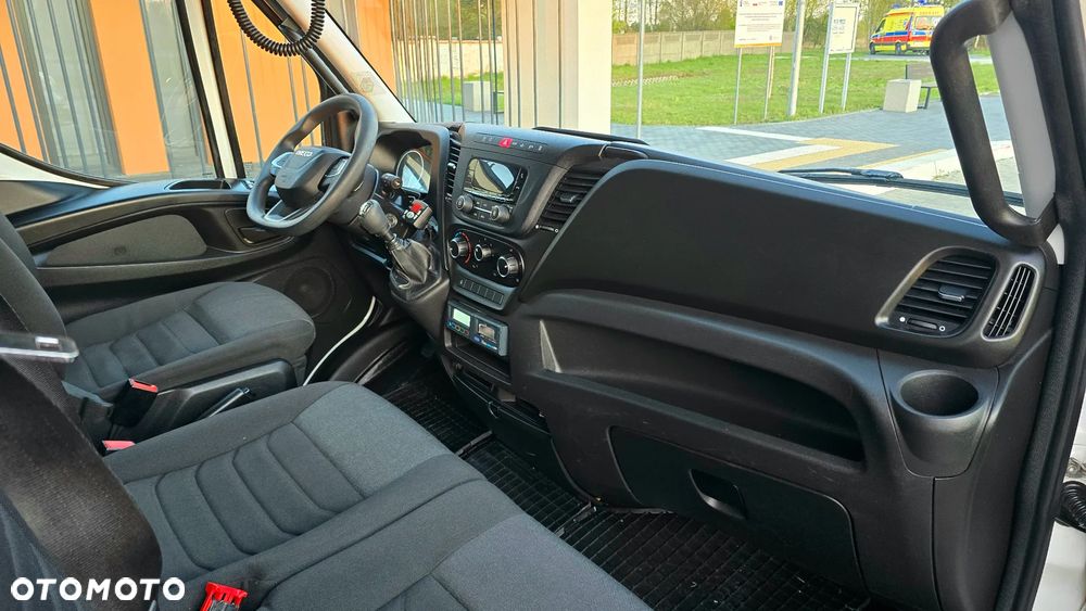 Iveco ❗️❗️DAILY 3.0 180Km 50C18 JAK NOWY ❗️❗️NOWY MODEL / CHŁODNIA MROŹNIA -32 +32 / ZASILANIE 230V / PIERWSZY WŁASCICIEL  / TEMPOMAT AKTYWNY / BLIŹNIAKI / ZASILANIE 230V / GRUBA SCIANKA / ZABUDOWA DPR / AGREGAT CARRIER XARIOS 350 / WERSJA WZMOCNIONA / FULL OPCJA / SERWIS ASO / SALON POLSKA / 35C15 50C15 35C18❗❗ JAK Z SALONU - NOWY -❗❗ - 39