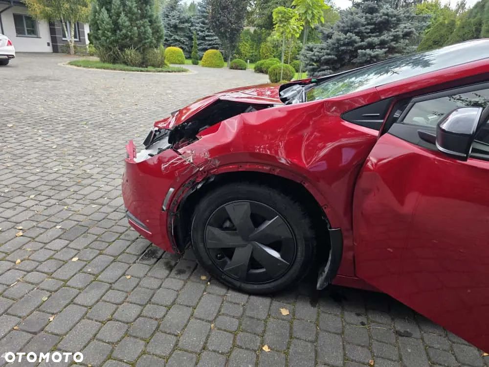 Toyota Prius Plug-in Hybrid - 11