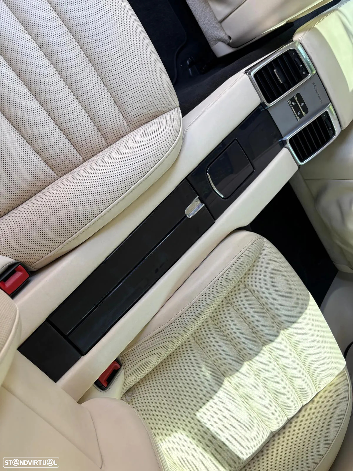 Porsche Panamera 4 E-Hybrid - 48