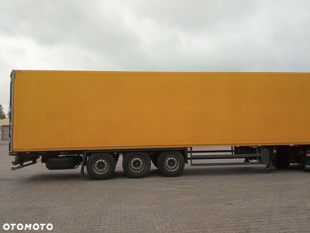 Schmitz Cargobull SKO 24L - 13