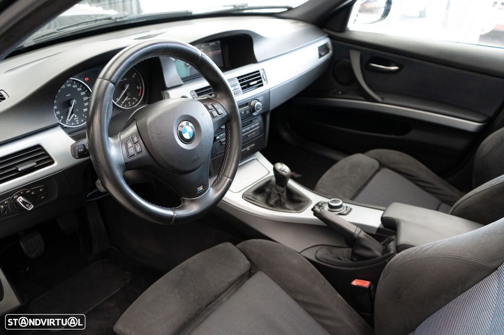 BMW 320 d Navigation Sport - 9