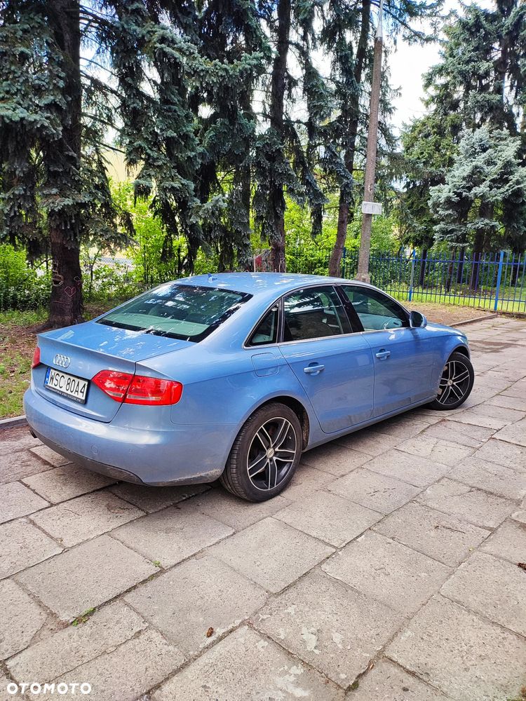 Audi A4 Limousine - 6