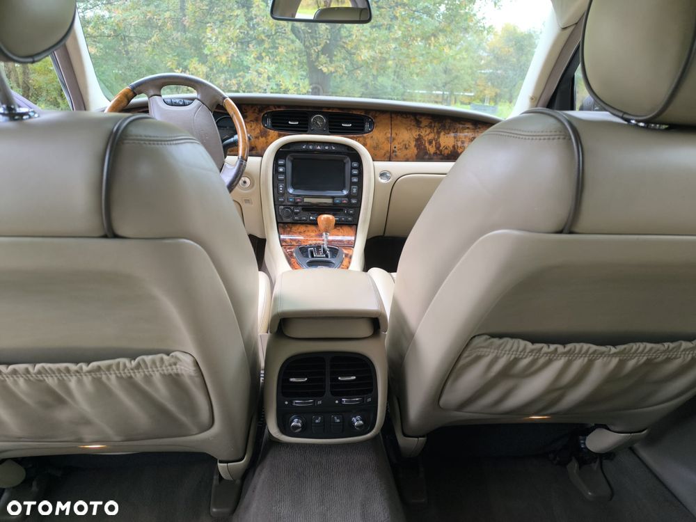 Jaguar XJ XJ6 2.7 D Executive - 23