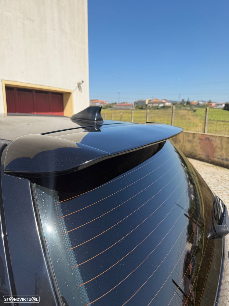 VW Golf 1.9 TDi 25 Anos - 18