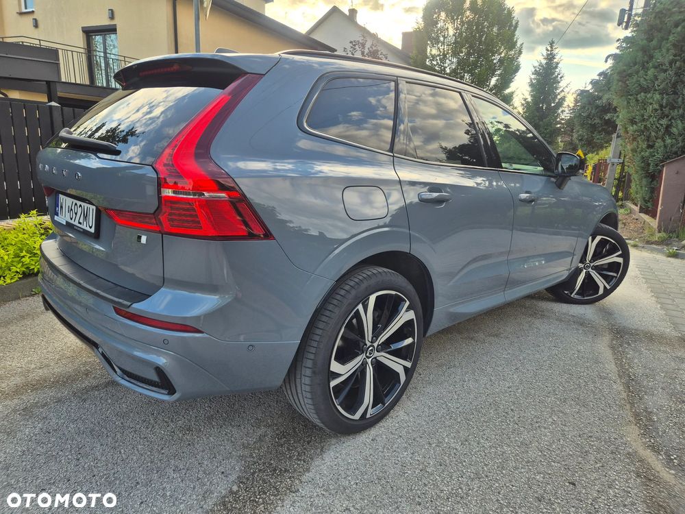 Volvo XC 60 B4 D AWD Plus Dark - 4