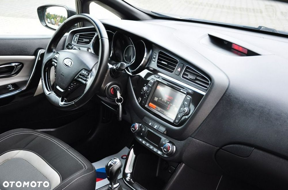 Kia ProCeed - 24