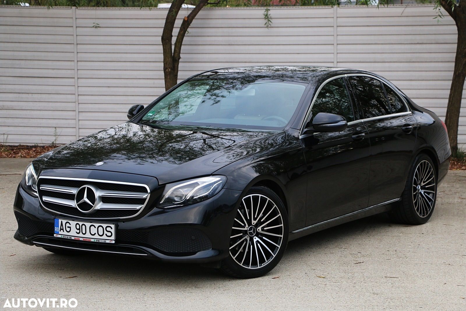 Mercedes-Benz E 220 d T 9G-TRONIC - 1