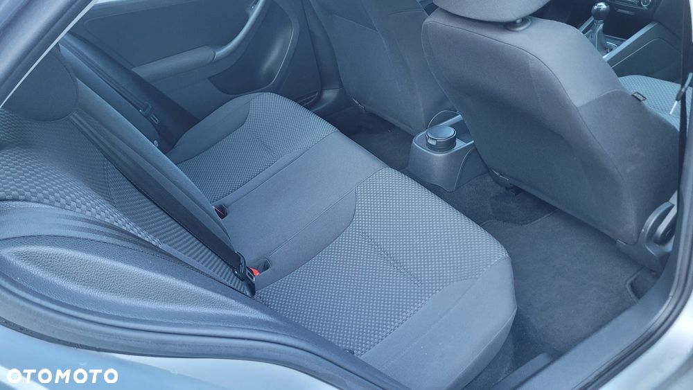 Volkswagen Jetta 1.2 TSI BlueMotion Technology Comfortline - 25