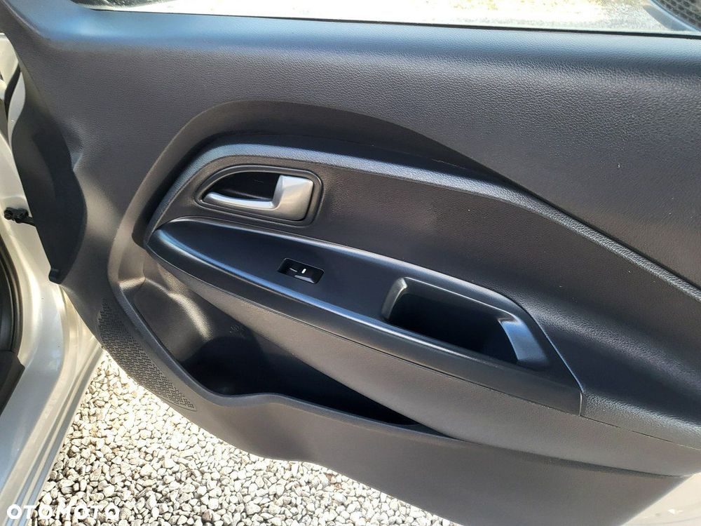 Kia Rio - 22