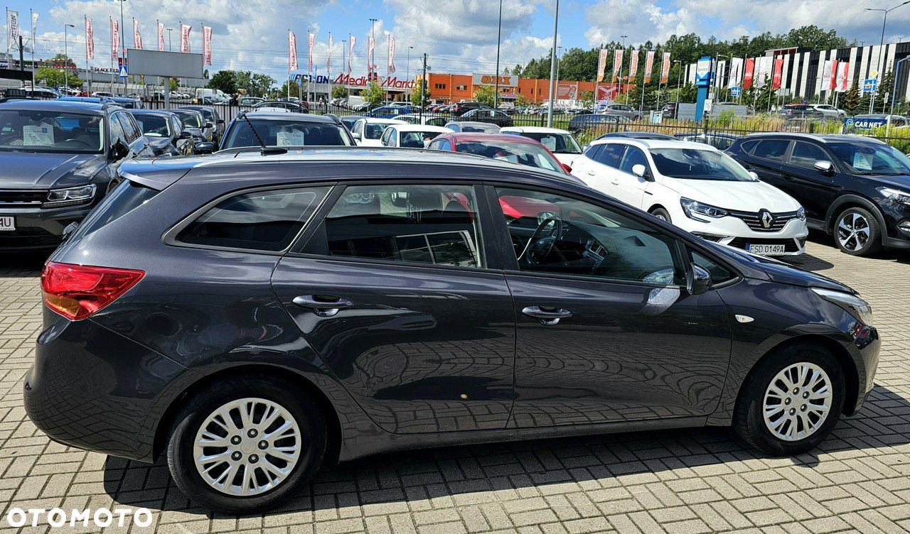 Kia Ceed 1.4 CVVT SW Dream Team Edition - 5