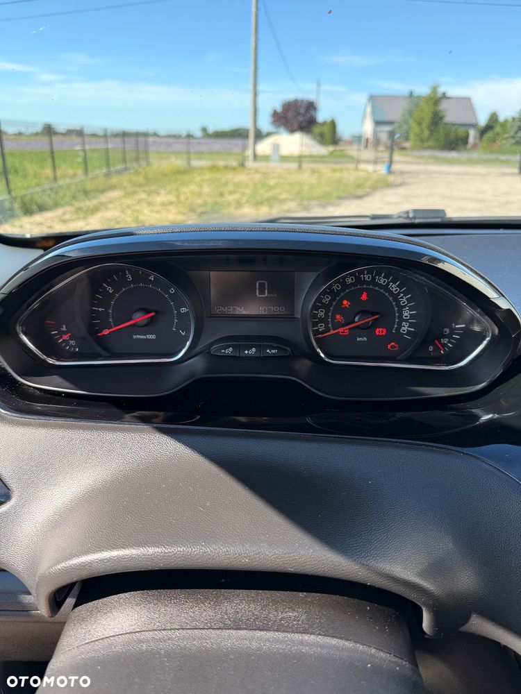 Peugeot 208 1.2 PureTech Style - 11