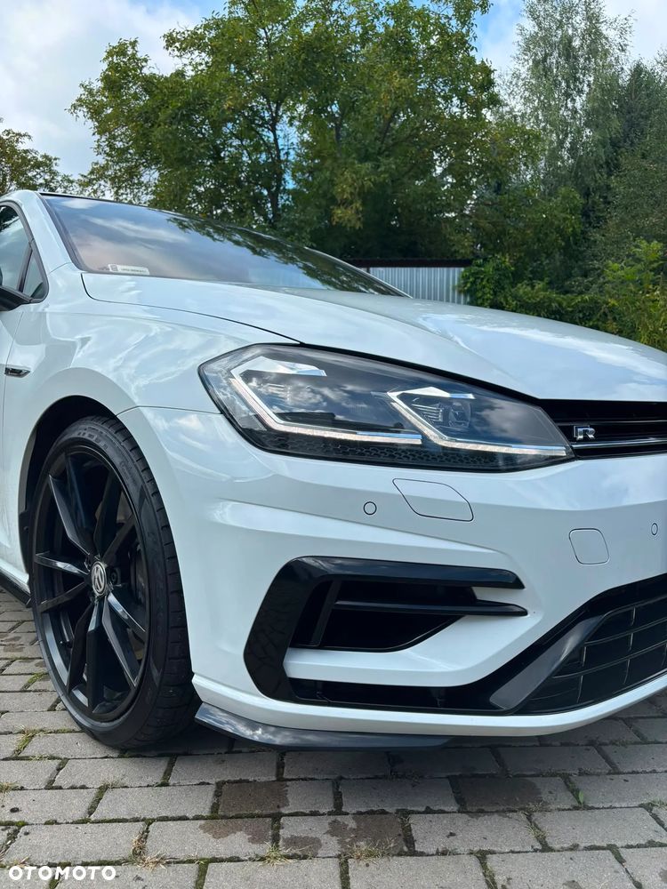 Volkswagen Golf - 28